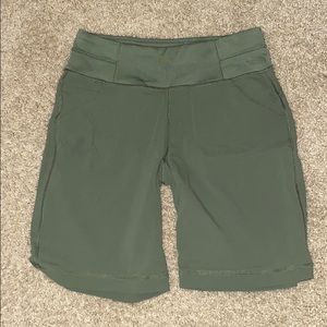 NEVER WORN - north face bike shorts